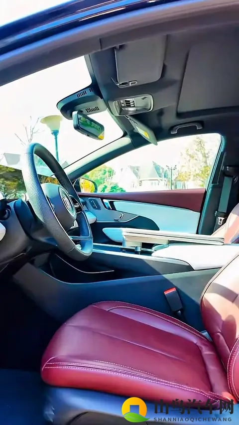 别再说君越是“老头乐”!试驾后彻底改观,这驾驶质感真香了-1