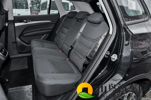 2025 款福特领睿车型配置与价格匹配度分析-3