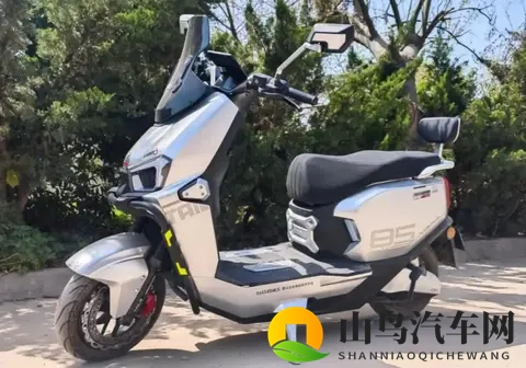 16寸的轮胎性能更强，为什么电动车却大多数用14寸的？为了省钱吗-2