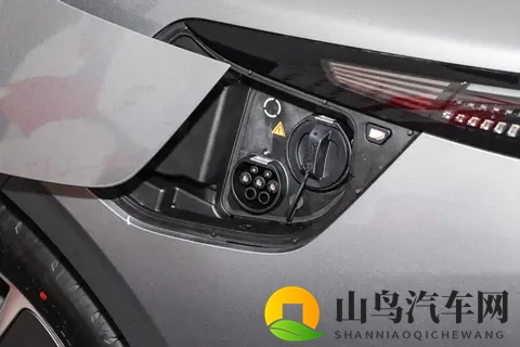 旗舰实力展现：星纪元ES增程版Ultra四驱的全方位解读-1