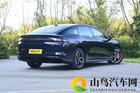 400万基石上的革新：第五代帝豪以“油电同智”迎战新能源-1