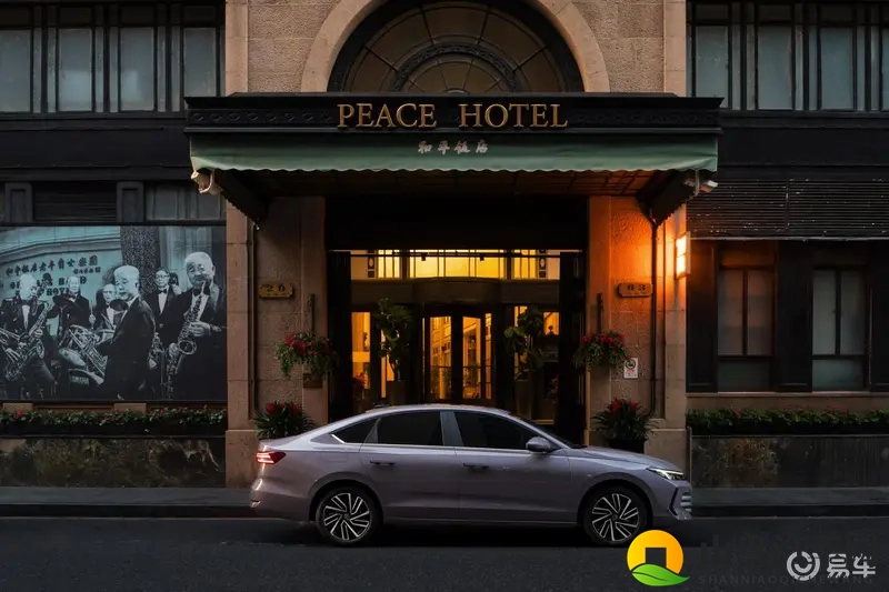 888万元起,朗逸Pro全面升级打响“燃油反击战”-1