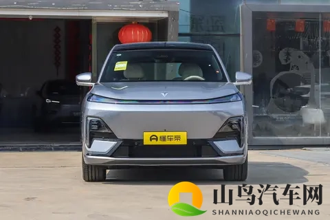 新能源大型六座SUV选购指南：深蓝S09与问界M8全面对比-1