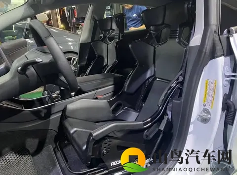 承认吧！一体式运动座椅其实一点都不舒服-3