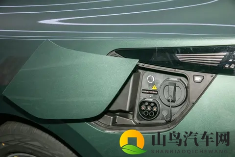 解读星纪元ES纯电版Max：20万级纯电轿车的智能化新标杆-3