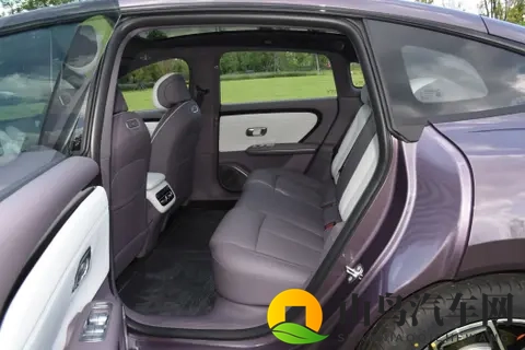 小鹏MONA M03风头正盛,长安启源A06凭何“截胡”?-1