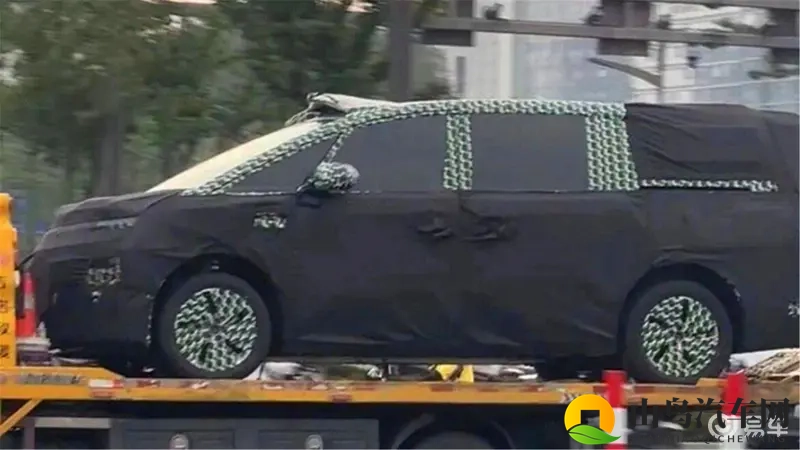 零跑MPV曝光,增程和纯电双动力,预计2026年6月上市-1