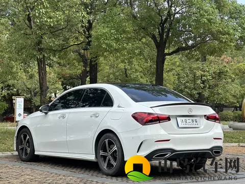 23年1月上牌，14万拿下准新一手奔驰A级，都市白领通勤优选！-2