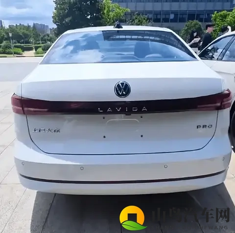 或将于11月正式上市 上汽大众朗逸Pro下线-3