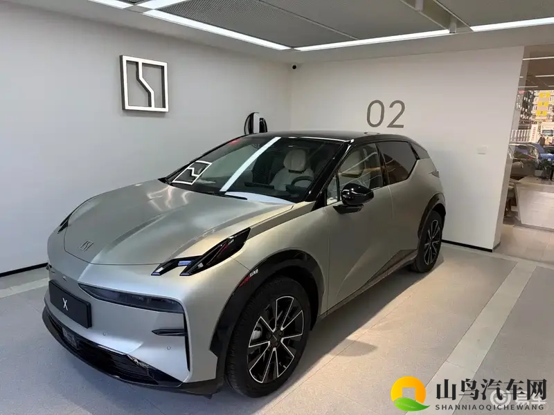 新款极氪X实车曝光,内饰变化大,预计四季度内上市-1