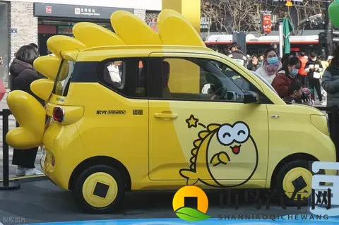 宏光 MINIEV 卖疯了，网友说：这是消费降级了，真的是这样吗？-1