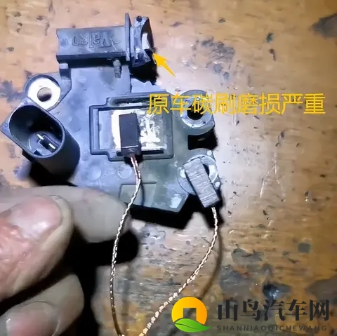 大众宝来电瓶灯常亮，别再花冤枉钱更换电瓶了！-2