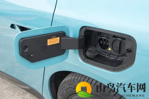 东风奕派 eπ007 + 纯电 565 版:智美轿跑的均衡出行体验-1