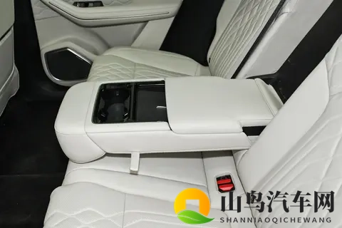 这款国产中大型 SUV 不香？比途昂省油，比汉兰达好看，真划算-3