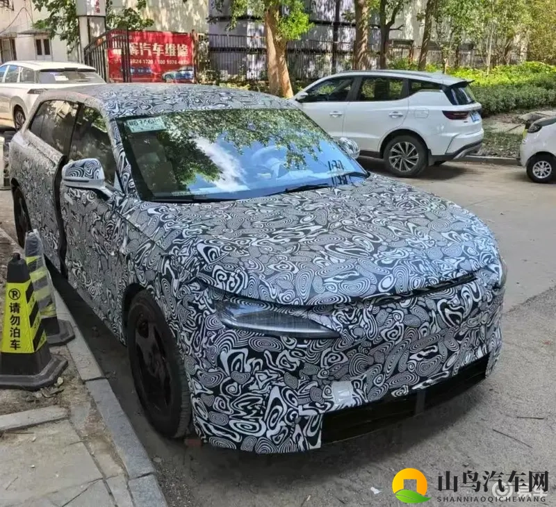 智界 R9 谍照首曝,瓦罐风设计突围-1