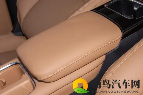 768万起的7座MPV！五菱星光730 PHEV实测：家用真能闭眼冲？-3