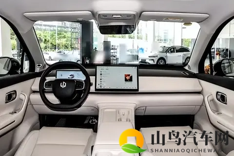 已有燃油车,还想加购家用六座?这台可能是最稳的选择-2