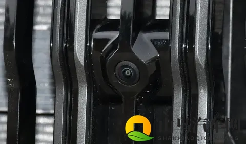 领克09探索版上市，搭载FYRA四驱+NAPPA座椅，性能与舒适兼备！-1