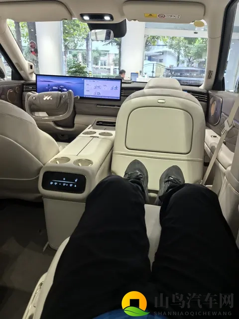 智己LS9实车静态体验，LS7车主哭晕在厕所-2