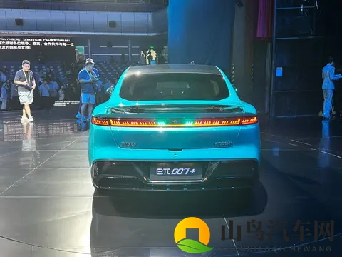 东风奕派eπ007+正式上市，限时焕新价1399万起-1