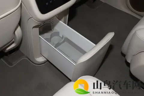 又一款大型SUV来了！3369万起，智己LS9正式开启预售-3