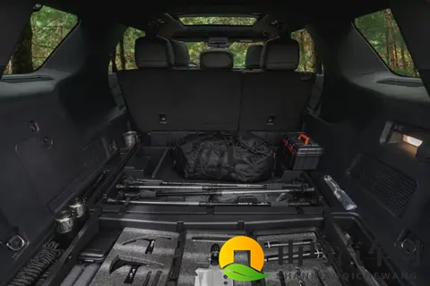 超大后备厢容积+5座，福特探险者昆仑穿越版售3698万-3