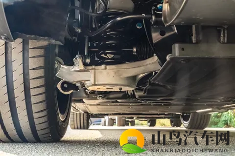 东风奕派eπ008增程超阔版五座：为全家出行打造的移动空间-3