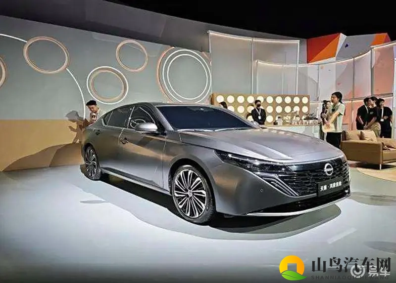 五月丁香婷婷青青草：初夏花开，芬芳四溢，绿意盎然-1