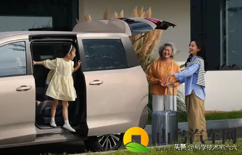 1038万!五菱星光730插混版上市,125km纯电+145kW单电机!-3