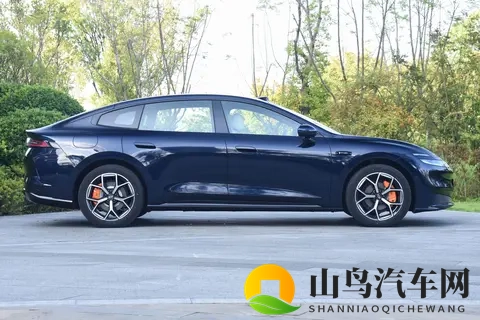 智美超能奕派eπ007+“满配出发”,年轻人又有好选择-1