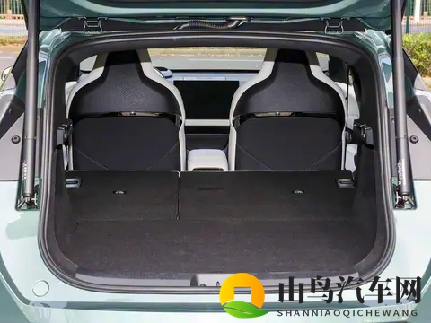 新款极氪X正式上市，新增“西雅图绿”配色，配置调整，会畅销吗-2