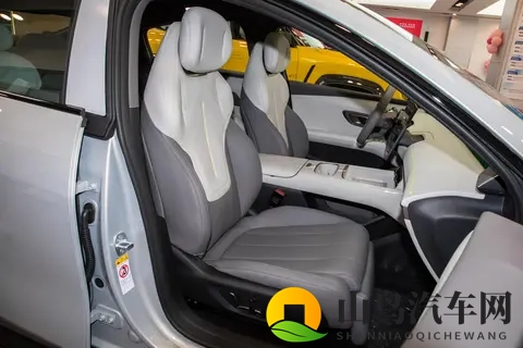 “公路磁悬浮” 到底是噱头还是真功夫？深蓝L06这些细节太戳心-2