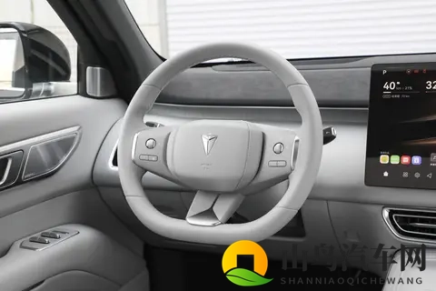 实测对比深蓝S09与领克900，谁更适合家用？-2