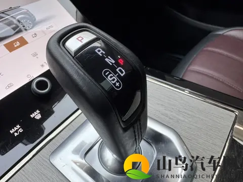 路虎揽胜极光：准新一手车，175万公里，189万代步香不香？-2