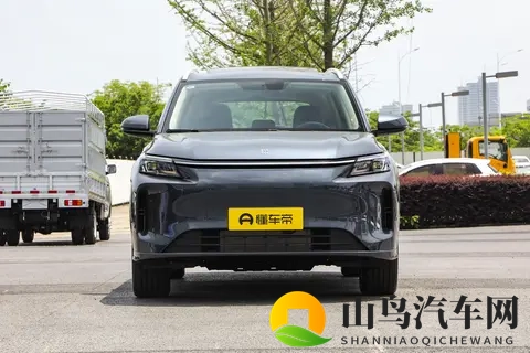 当“全能”成为新刚需，蓝电E5 PLUS插混SUV的自我修养-1