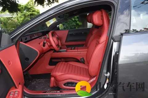 深度试驾阿维塔06：智美豪华运动轿跑，家用通勤好帮手-3