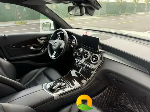 六年奔驰GLC,9万公里,省下大几十万,豪华SUV轻松开回家-3