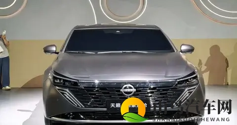 2026款日产天籁实车，车身修长时尚，搭载20T引擎，售价18万起！-2