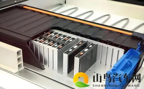 国产丝袜剧情：本土制造袜类影片情节-3