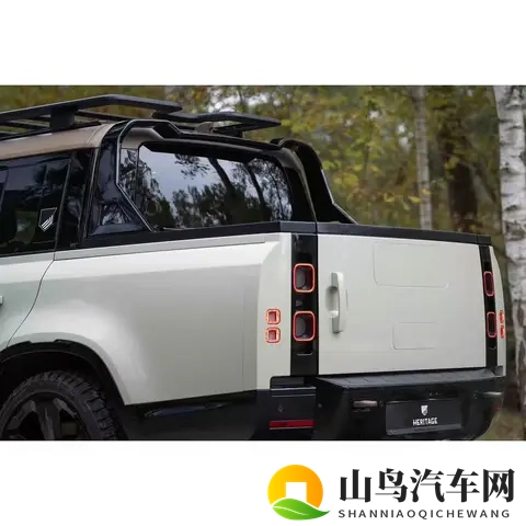 新款路虎卫士皮卡版亮相 造型个性 无惧15年报废期-2