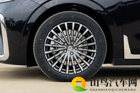 26款岚图梦想家：安全、智能、豪华全面突破，值得试驾体验-3