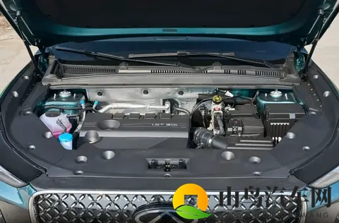 售价999万元起，全新奇瑞瑞虎8上市，两种外观，16T达到200马力-1