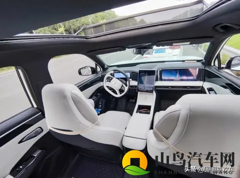 国产“王炸”MPV！比埃尔法还霸气，7座+激光雷达！-2