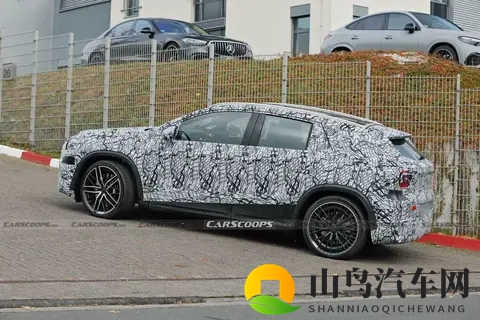 AMG纯电“小钢炮”GLA EQ谍照曝光：消息称500马力，还有漂移模式-1