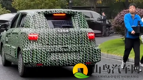 零跑 A10 谍照突袭！全新 A 系列首车，会是下一个爆款吗？-3