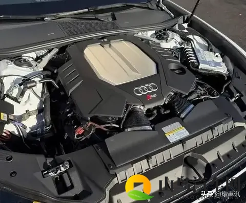 奥迪新款 RS6发布,外观犀利 配置升级 内饰豪华,搭载V8动力+四驱!-3