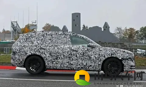 奥迪要推出超大旗舰SUV，传统V8对战新能源，价格成最大悬念-1