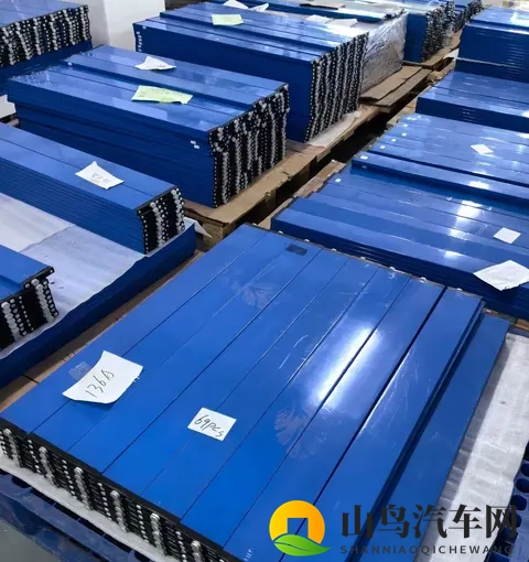 为什么比亚迪汉L用的是磷酸铁锂电池，而不是三元锂？-1