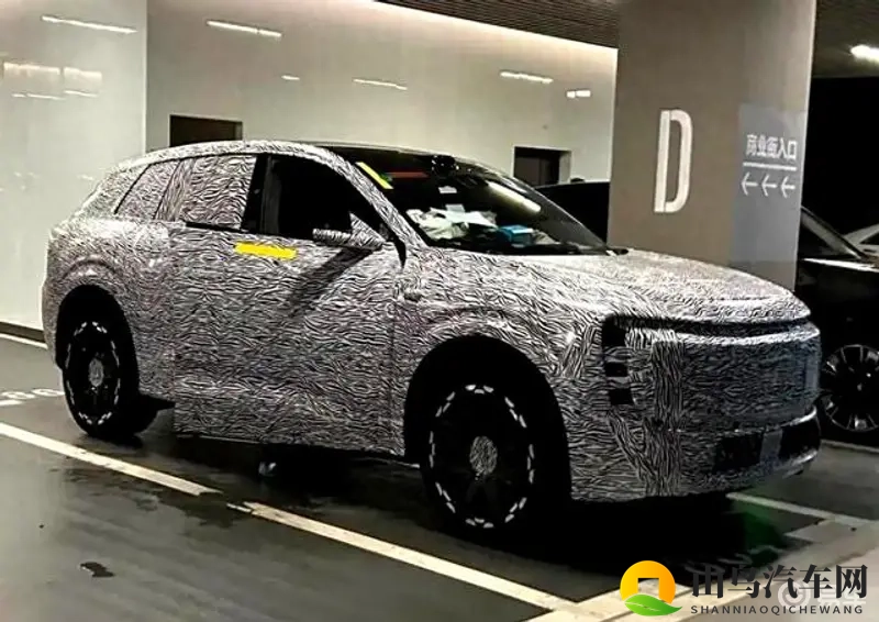 奥迪AUDI品牌首款SUV E8曝光，有望于明年上市-1