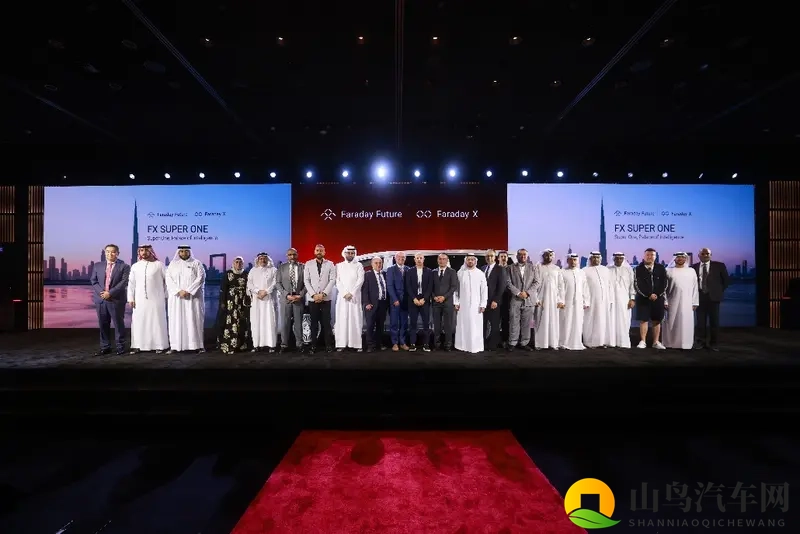 贾跃亭欲重构MPV市场！FX新车首发，伊涅斯塔首位车主-1